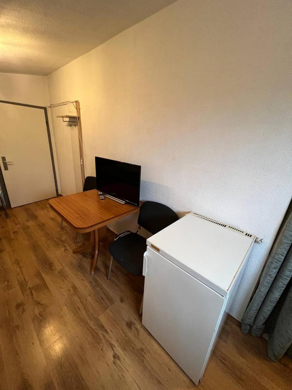 Messe Und Monteurzimmer Sehnde Kültér fotó